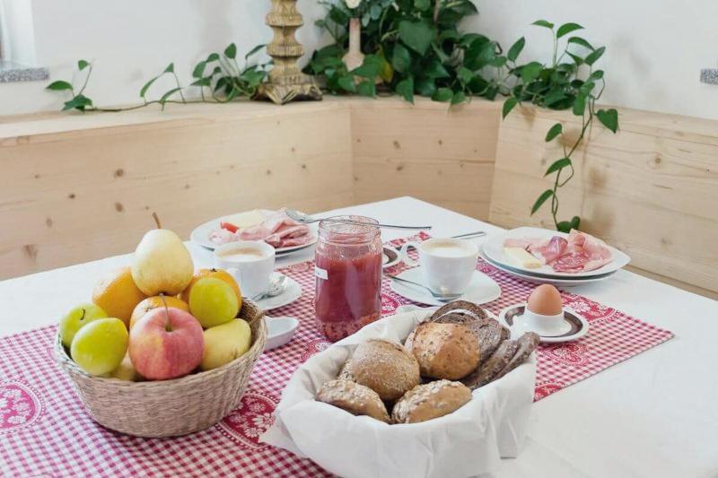 לינה וארוחת בוקר Greiterhof Partschins מראה חיצוני תמונה